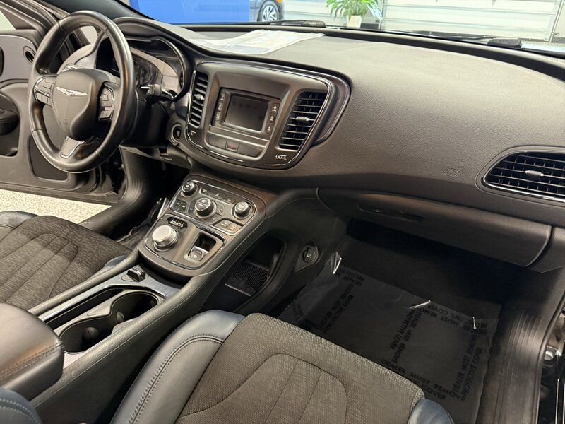 Used 2015 Chrysler 200 S w/ Comfort Group AWD/4WD image 12