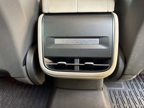 Certified 2025 Lincoln Nautilus Premier image 25