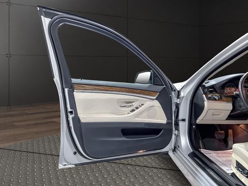 Used 2012 BMW 528i Sedan RWD image 17