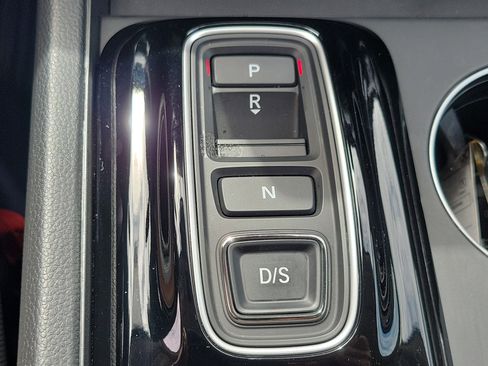 Used 2025 Honda Pilot EX-L image 26
