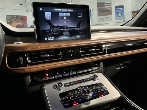 Used 2023 Lincoln Aviator Reserve w/ Elements Package Plus AWD/4WD image 29