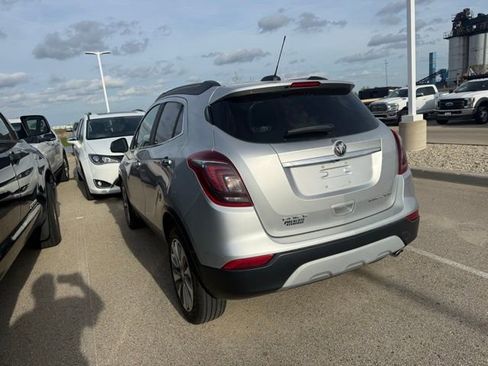 Used 2018 Buick Encore Preferred FWD image 2
