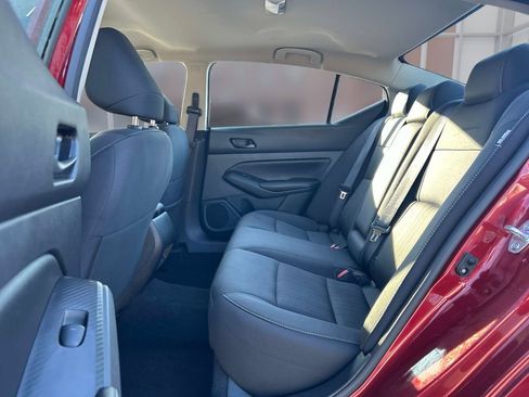 Used 2024 Nissan Altima 2.5 SV image 10