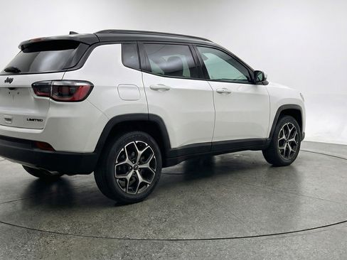 Used 2025 Jeep Compass Limited image 9