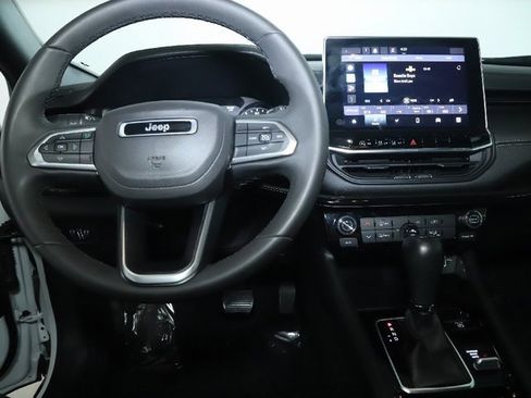 Used 2023 Jeep Compass Altitude image 28