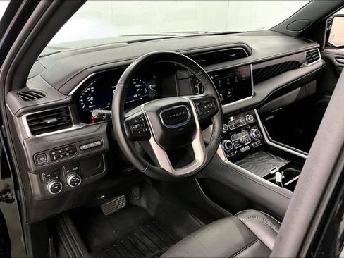 Used 2024 GMC Yukon XL Denali AWD/4WD image 16