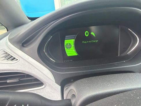 Used 2021 Chevrolet Bolt LT FWD image 6