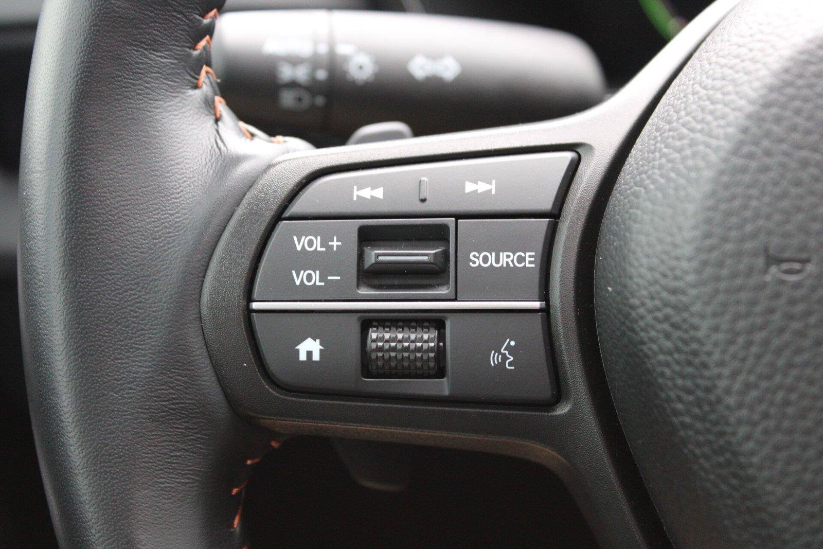 Used 2025 Honda CR-V Sport image 32