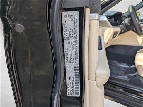 Used 2023 Jeep Grand Cherokee L Limited w/ Luxury Tech Group II image 29