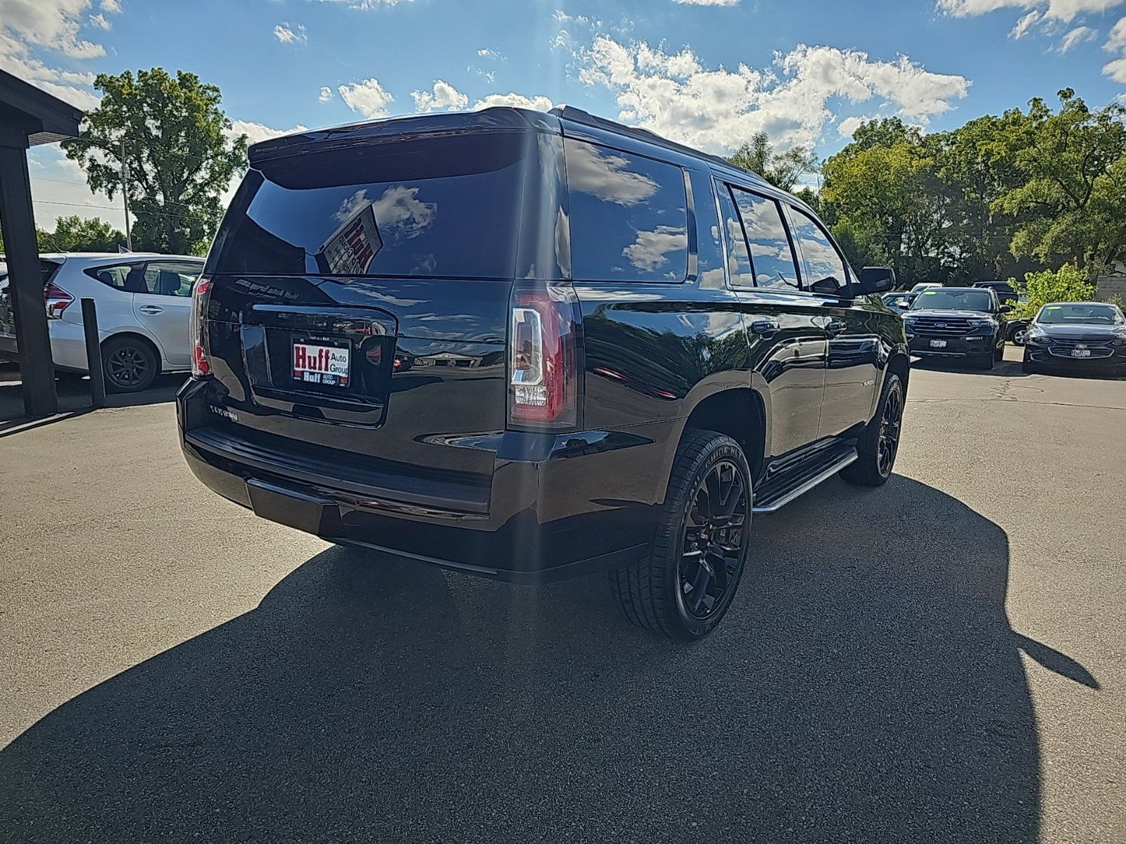 Used 2019 GMC Yukon SLT AWD/4WD image 3