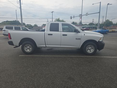Used 2017 RAM 1500 Tradesman w/ Popular Equipment Group AWD/4WD image 4