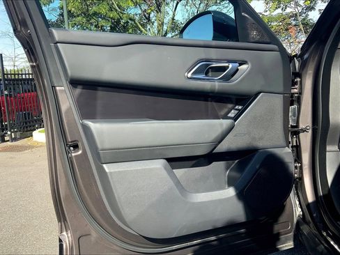 Used 2026 Land Rover Range Rover Velar Dynamic SE image 21