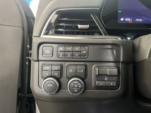 Certified 2025 Chevrolet Tahoe Premier AWD/4WD image 19