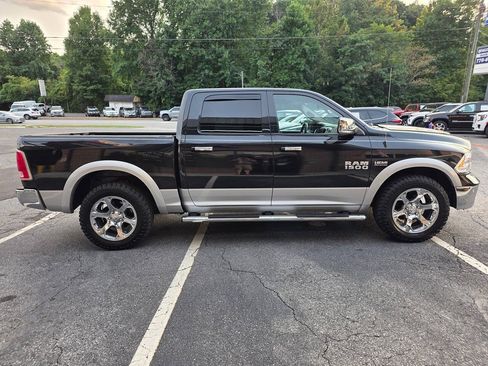 Used 2017 RAM 1500 Laramie w/ Convenience Group AWD/4WD image 7