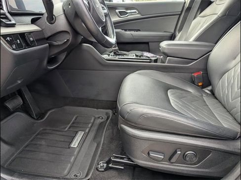 Used 2025 Kia Sportage X-Line w/ Premium Package image 9