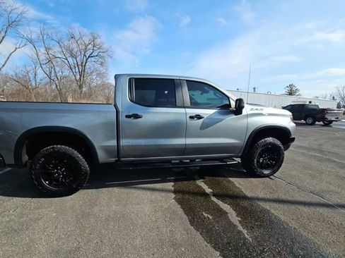 Used 2024 Chevrolet Silverado 1500 ZR2 w/ Technology Package image 3