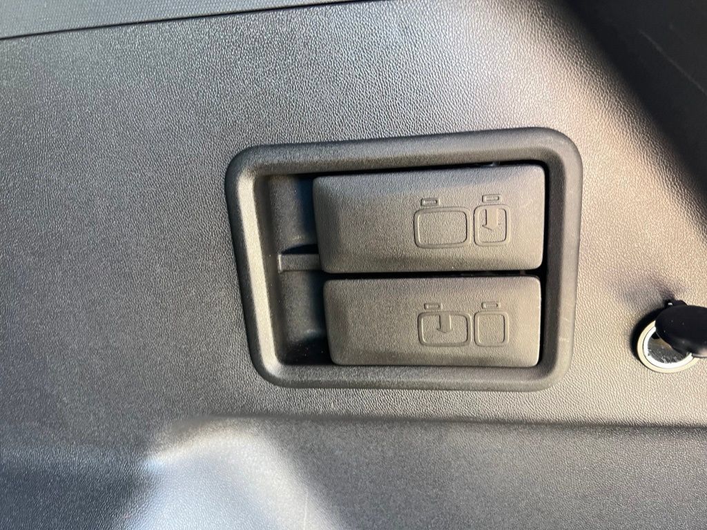 Used 2024 Chevrolet Equinox LT AWD/4WD image 24