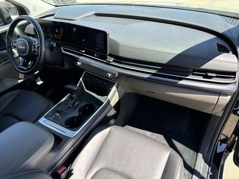 Used 2025 Kia Carnival LXS image 19