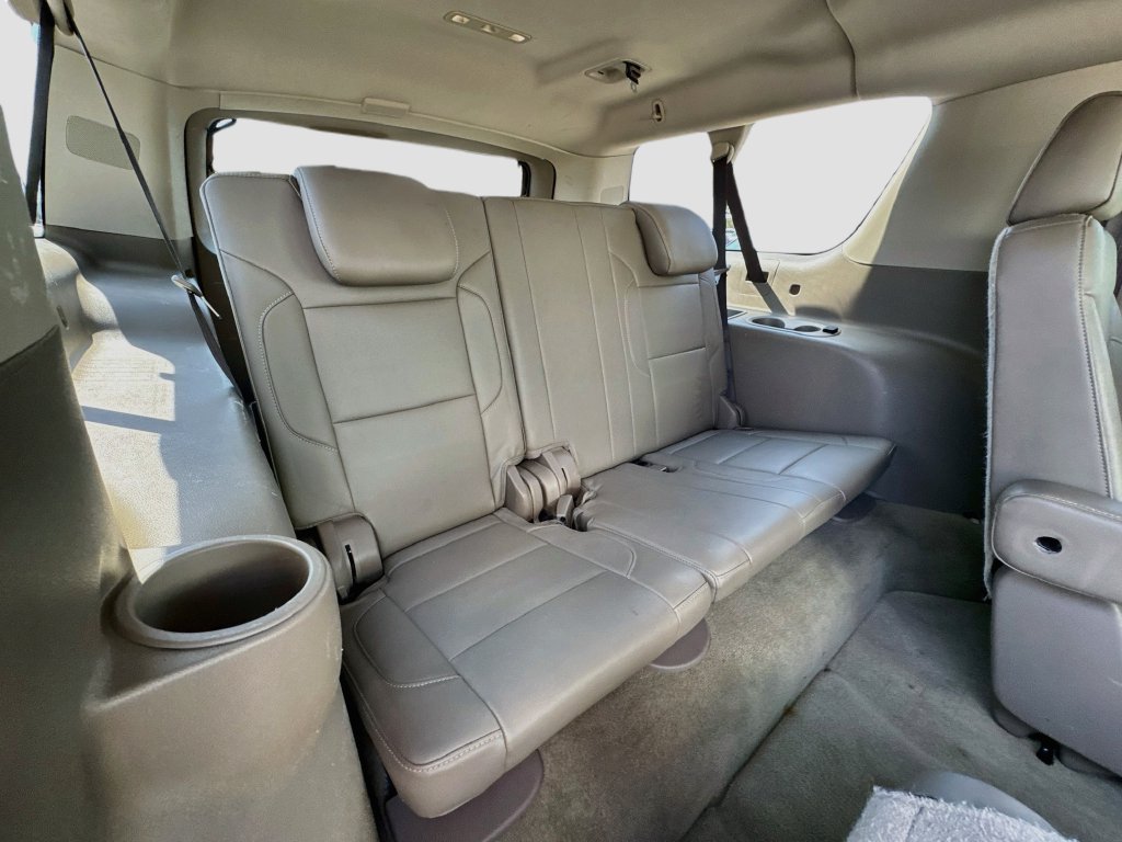 Used 2018 Chevrolet Suburban LT RWD image 40