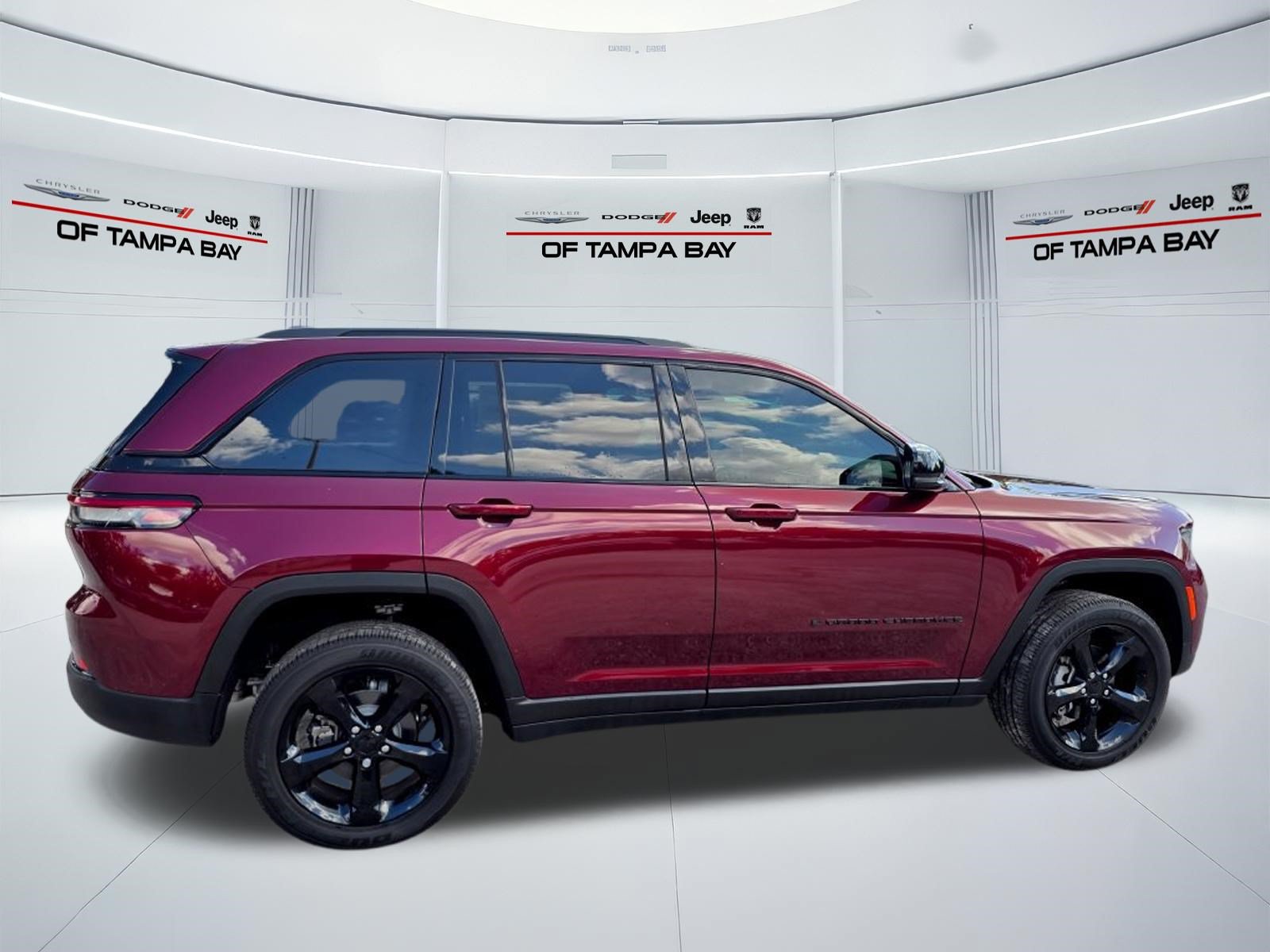 New 2025 Jeep Grand Cherokee Altitude RWD image 7