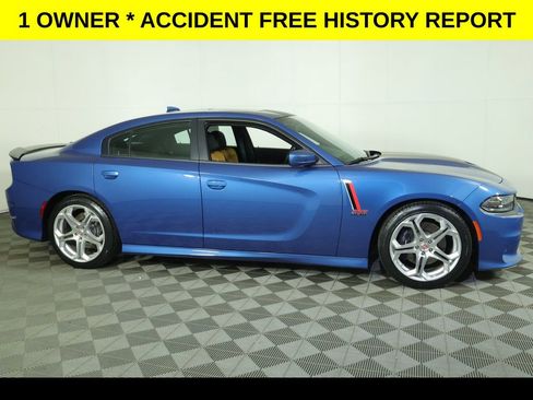 Used 2021 Dodge Charger Scat Pack w/ Plus Group RWD image 2