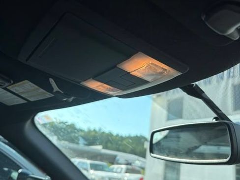 Used 2017 Ford Explorer XLT w/ Equipment Group 202A FWD image 15