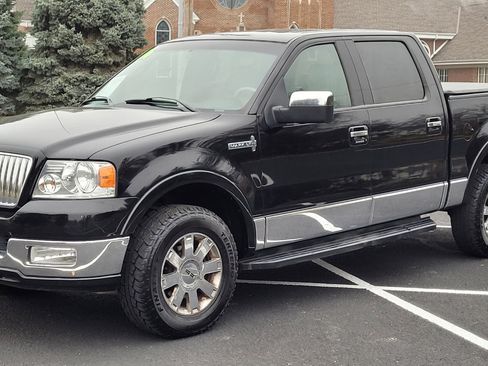 Used 2006 Lincoln Mark LT 4x4 image 2