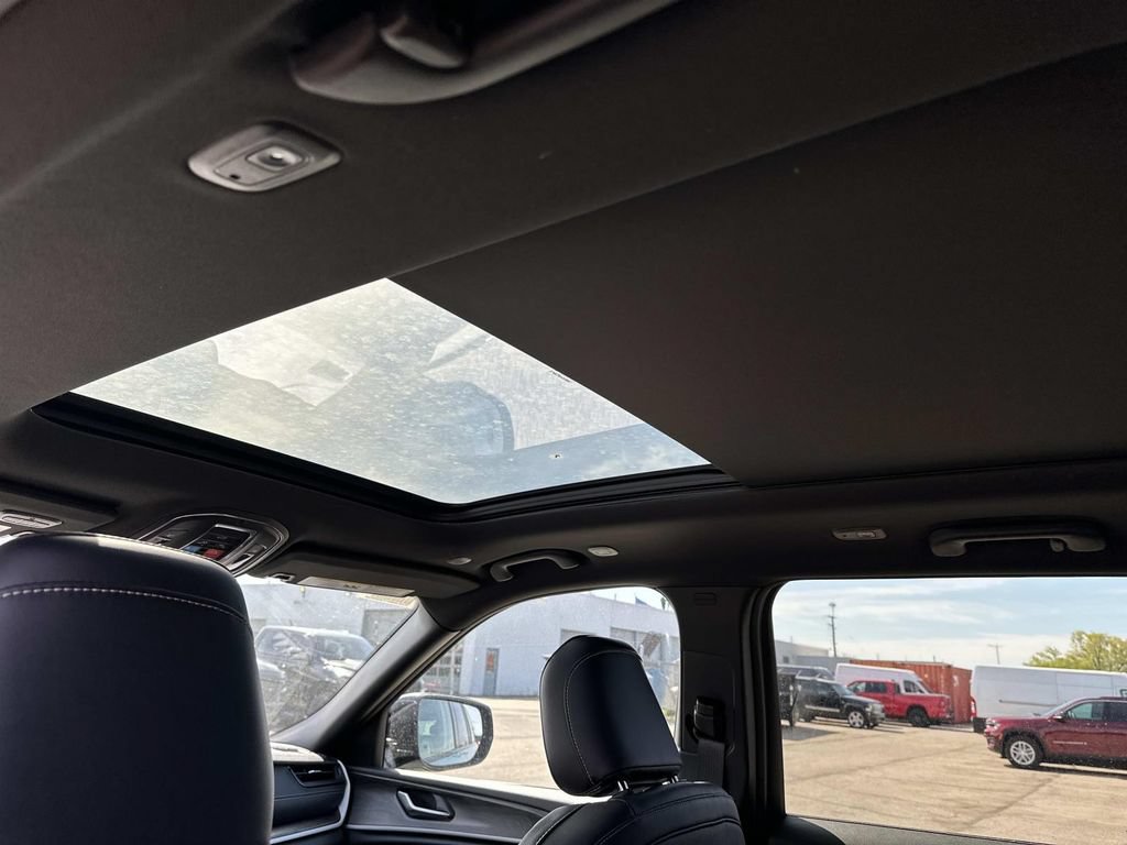 New 2026 Jeep Grand Cherokee Limited AWD/4WD image 10
