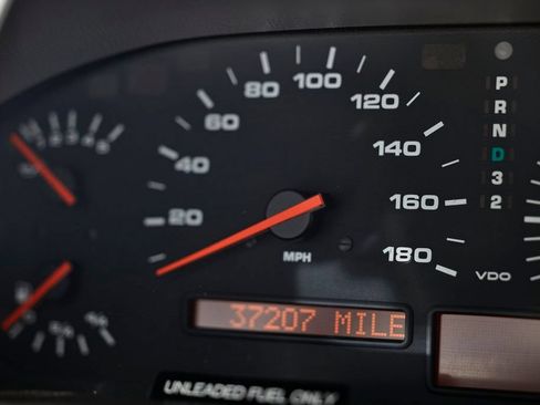 Used 1994 Porsche 928 GTS RWD image 39