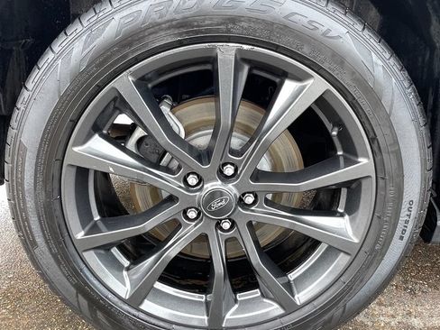 Used 2017 Ford Explorer XLT w/ Equipment Group 202A FWD image 12