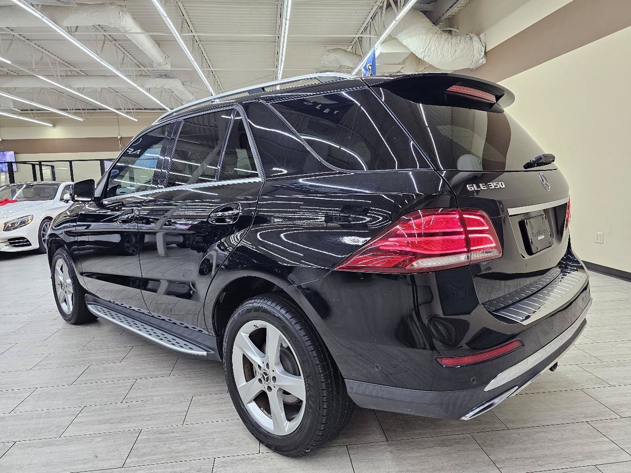 Used 2018 Mercedes-Benz GLE 350 w/ Premium 1 Package image 8