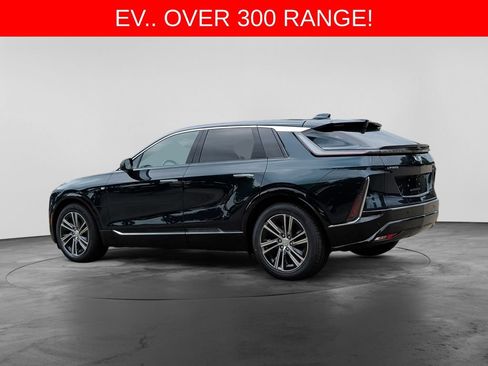 Used 2024 Cadillac Lyriq Luxury AWD/4WD image 5