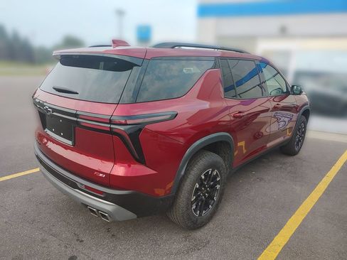 Used 2024 Chevrolet Traverse Z71 w/ Enhanced Driving Package AWD/4WD image 8