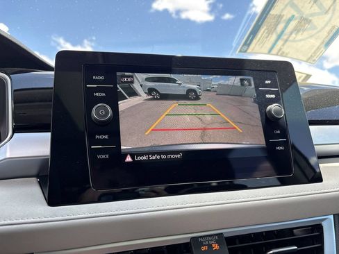 New 2026 Volkswagen Taos SE FWD image 23