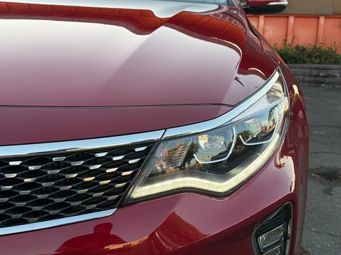 Used 2018 Kia Optima SX w/ Technology Package FWD image 7