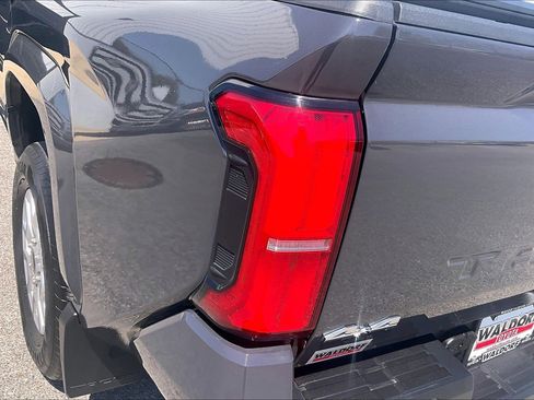 Used 2025 Toyota Tacoma SR5 image 33