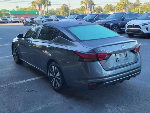 Used 2022 Nissan Altima 2.5 SV FWD image 5