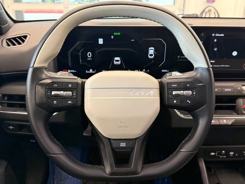 Used 2025 Kia K4 GT-Line w/ GT-Line Premium Package FWD image 21