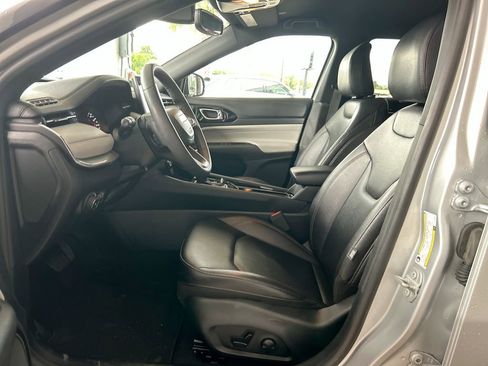 Used 2024 Jeep Compass Limited AWD/4WD image 10