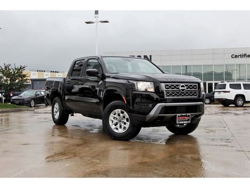 Certified 2024 Nissan Frontier SV image 1