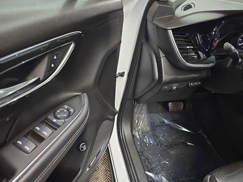 Used 2021 Buick Envision Essence w/ Technology Package I image 28