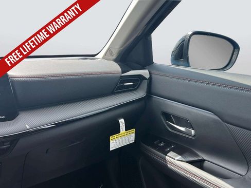 New 2026 Nissan Kicks SR w/ SR Premium Package FWD image 18