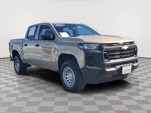 Used 2023 Chevrolet Colorado W/T image 2
