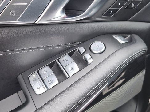 Used 2022 BMW X7 M50i w/ Executive Package image 24