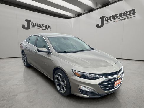 Used 2023 Chevrolet Malibu LT w/ Driver Confidence Package image 9