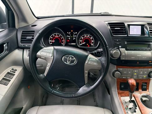 Used 2010 Toyota Highlander Limited FWD image 26