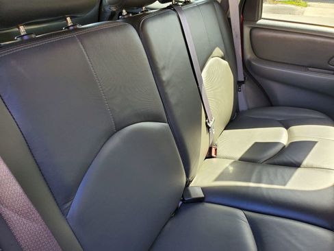 Used 2006 MAZDA Tribute s w/ Package 2 image 33