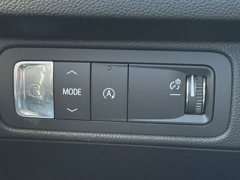 New 2026 Chevrolet Traverse LT w/ Sun and Wheel Package image 22