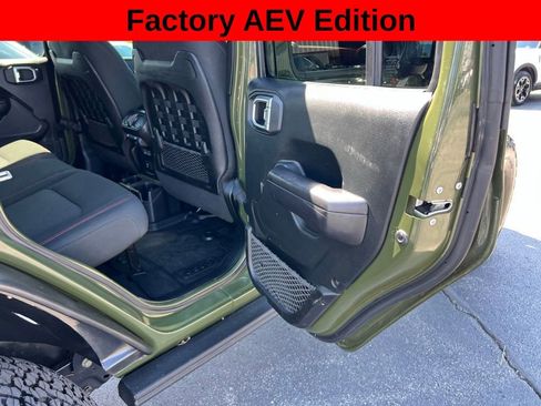 Used 2021 Jeep Wrangler Unlimited Rubicon AWD/4WD image 26