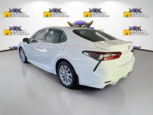 Used 2023 Toyota Camry SE AWD/4WD image 6